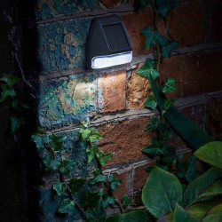 4Pk Wall, Fence & Post Lights Solar Powered Garden Lights